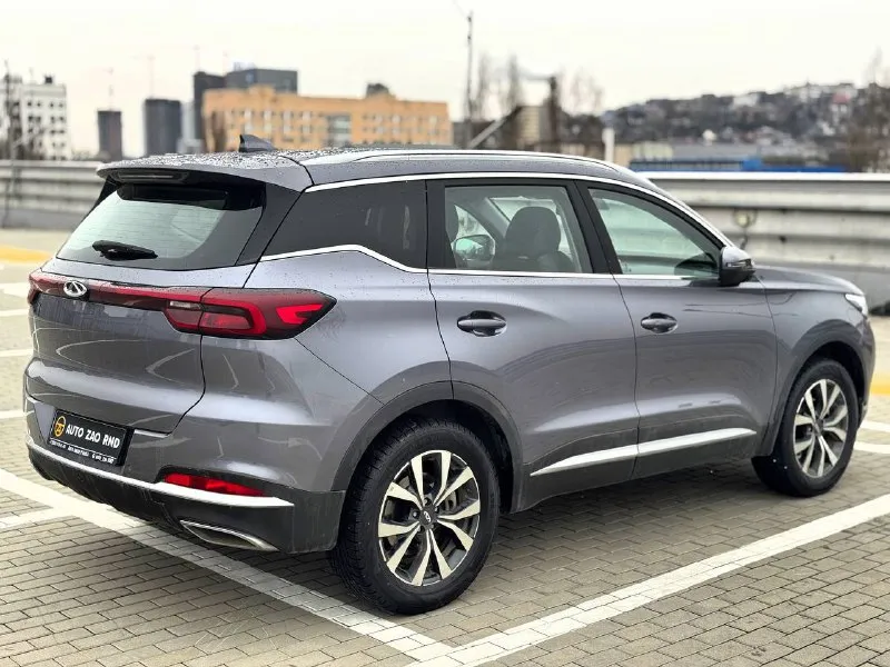 🏁в продаже chery tiggo 7 pro год выпуска: 2022 пробег на табло: 64 000 км птс: электронный, юр. чистый двигатель: 1.5 бензин трансмиссия: cvt vin: lvvdb21b9pd720803 цена: 1 330 000 новая цена: 1 300 000 руб. 📞 + 7 (928) 113-61-61 адрес: г. ростов-на-дону, тц «сиверс», пр. сиверса, 23 – как нас найти способы оплаты: — наличные; — кредит (20 банков); — безнал без ндс; — обмен на ваш авто. больше подробностей об авто и способах оплаты узнавайте у менеджера @autozaorndbot ________________ смотрите все авто в наличии – https://autozao. ru/ 🗺️ присоединяйтесь к авто зао в других городах: — москва — краснодар — екатеринбург - фотография - 4