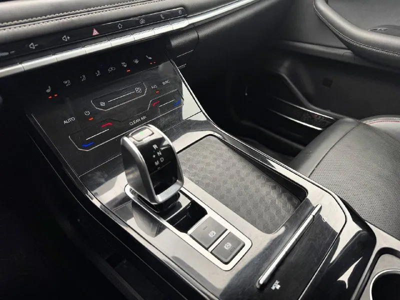 🏁в продаже chery tiggo 7 pro год выпуска: 2022 пробег на табло: 64 000 км птс: электронный, юр. чистый двигатель: 1.5 бензин трансмиссия: cvt vin: lvvdb21b9pd720803 цена: 1 330 000 новая цена: 1 300 000 руб. 📞 + 7 (928) 113-61-61 адрес: г. ростов-на-дону, тц «сиверс», пр. сиверса, 23 – как нас найти способы оплаты: — наличные; — кредит (20 банков); — безнал без ндс; — обмен на ваш авто. больше подробностей об авто и способах оплаты узнавайте у менеджера @autozaorndbot ________________ смотрите все авто в наличии – https://autozao. ru/ 🗺️ присоединяйтесь к авто зао в других городах: — москва — краснодар — екатеринбург - фотография - 7