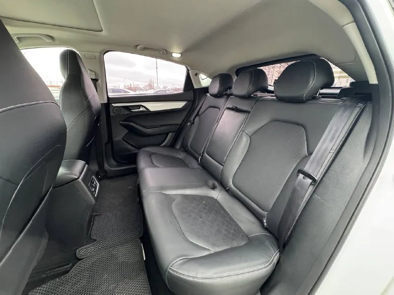 🏁в продаже jac j7 год выпуска: 2023 пробег на табло: 90 000 км птс: электронный, юр. чистый двигатель: 1.5 бензин трансмиссия: cvt vin: mx1j7aggxpk047354 цена: 1 020 000 новая цена: 990 000 руб. 📞 + 7 (928) 113-61-61 адрес: г. ростов-на-дону, тц «сиверс», пр. сиверса, 23 – как нас найти ежедневно с 10:00 до 20:00 способы оплаты: — наличные; — кредит (20 банков); — безнал без ндс; — обмен на ваш авто. больше подробностей об авто и способах оплаты узнавайте у менеджера @autozaorndbot _______________ смотрите все авто в наличии – https://autozao. ru/ 🗺️ присоединяйтесь к авто зао в других городах: — москва — краснодар — екатеринбург - фотография - 10