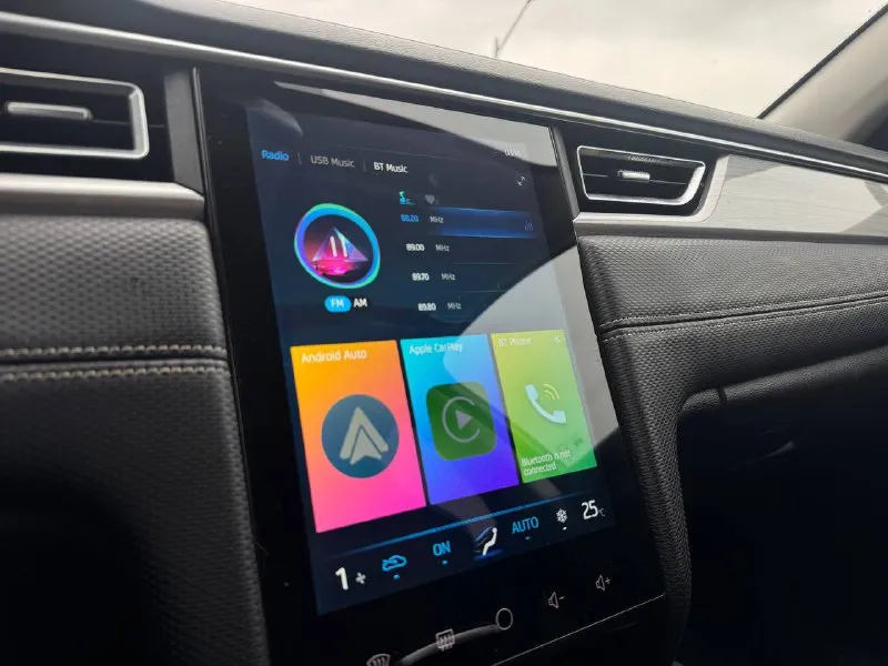 🏁в продаже jac j7 год выпуска: 2023 пробег на табло: 90 000 км птс: электронный, юр. чистый двигатель: 1.5 бензин трансмиссия: cvt vin: mx1j7aggxpk047354 цена: 1 020 000 новая цена: 990 000 руб. 📞 + 7 (928) 113-61-61 адрес: г. ростов-на-дону, тц «сиверс», пр. сиверса, 23 – как нас найти ежедневно с 10:00 до 20:00 способы оплаты: — наличные; — кредит (20 банков); — безнал без ндс; — обмен на ваш авто. больше подробностей об авто и способах оплаты узнавайте у менеджера @autozaorndbot _______________ смотрите все авто в наличии – https://autozao. ru/ 🗺️ присоединяйтесь к авто зао в других городах: — москва — краснодар — екатеринбург - фотография - 6