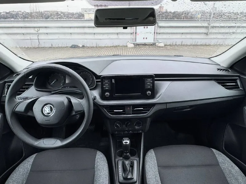 🏁в продаже skoda rapid год выпуска: 2021 пробег на табло: 123 567 км птс: электронный, юр. чистый двигатель: 1.6 бензин трансмиссия: ат vin: xw8ac2nh5mk133499 цена: 1 010 000 новая цена: 990 000 руб. 📞 + 7 (928) 113-61-61 адрес: г. ростов-на-дону, тц «сиверс», пр. сиверса, 23 – как нас найти способы оплаты: — наличные; — кредит (20 банков); — безнал без ндс; — обмен на ваш авто. больше подробностей об авто и способах оплаты узнавайте у менеджера @autozaorndbot ___________ смотрите все авто в наличии – https://autozao. ru/ 🗺️ присоединяйтесь к авто зао в других городах: — москва — краснодар — екатеринбург - фотография - 5