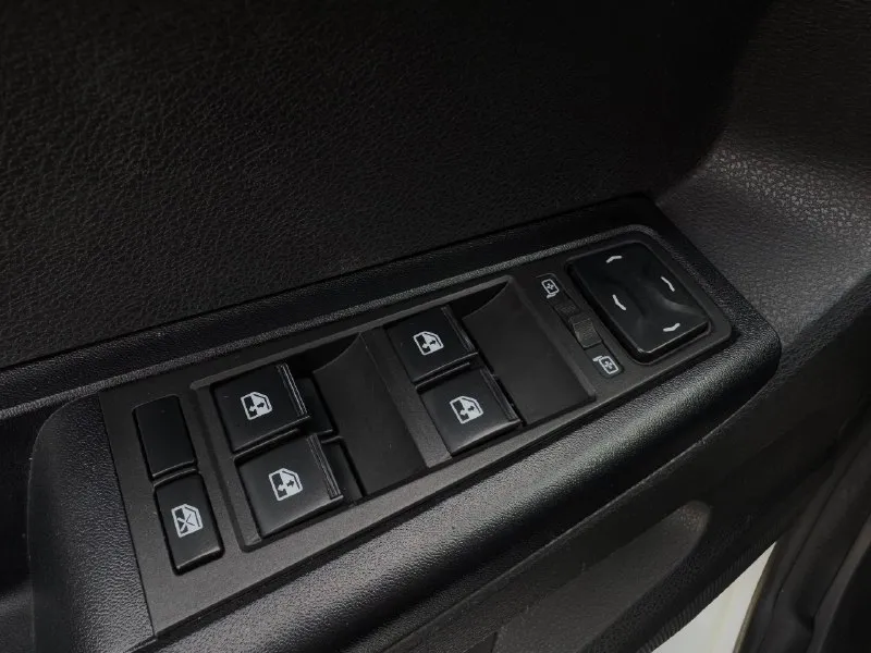 🏁в продаже lada vesta год выпуска: 2021 пробег на табло: 153 000 км птс: электронный, юр. чистый двигатель: 1.6 бензин трансмиссия: cvt vin:xtagfl440ny593290 цена: 670 000 новая цена: 660 000 руб. 📞 + 7 (928) 113-61-61 адрес: г. ростов-на-дону, тц «сиверс», пр. сиверса, 23 – как нас найти способы оплаты: — наличные; — кредит (20 банков); — безнал без ндс; — обмен на ваш авто. больше подробностей об авто и способах оплаты узнавайте у менеджера @autozaorndbot __________________ смотрите все авто в наличии – https://autozao. ru/ 🗺️ присоединяйтесь к авто зао в других городах: — москва — краснодар — екатеринбург - фотография - 7