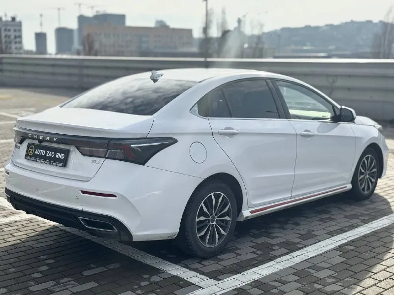 🏁в продаже omoda s5 год выпуска: 2023 пробег на табло: 56 300 км птс: электронный, юр. чистый двигатель: 1.5 бензин трансмиссия: cvt vin: lvvdc21b5pd187586 цена: 1 110 000 новая цена: 1 090 000 руб. 📞 + 7 (928) 113-61-61 адрес: г. ростов-на-дону, тц «сиверс», пр. сиверса, 23 – как нас найти способы оплаты: — наличные; — кредит (20 банков); — безнал без ндс; — обмен на ваш авто. больше подробностей об авто и способах оплаты узнавайте у менеджера в @autozaorndbot __________________ смотрите все авто в наличии – https://autozao. ru/ 🗺️ присоединяйтесь к авто зао в других городах: — москва — краснодар — екатеринбург - фотография - 3