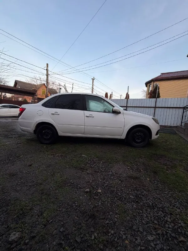 Продаю авто в очень хорошем состоянии! 2018 год, механика, пробег 85000 км. по запросу отправляю автотеку. кондиционер, печка работают отлично. мотор и коробка в прекрасном состоянии. без дтп, вся в заводе, есть маленький локальный окрас на багажнике. вложений не требует, ходовка мячик. без лицензии такси! 1 владелец по птс (оригинал). срочная продажа, 680 тысяч. номер для связи : 8-989-629-02-02. звоните, пишите в любое время ! - фотография - 4