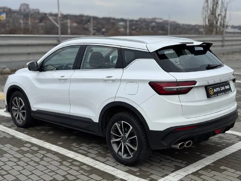 🏁в продаже geely coolray год выпуска: 2023 пробег на табло: 78 456 км птс: электронный, юр. чистый двигатель: 1.5 бензин трансмиссия: amt vin: y4k8622z9pb920834 цена: 1 350 000 новая цена: 1 320 000 руб. 📞 + 7 (928) 113-61-61 адрес: г. ростов-на-дону, тц «сиверс», пр. сиверса, 23 – как нас найти способы оплаты: — наличные; — кредит (20 банков); — безнал без ндс; — обмен на ваш авто. больше подробностей об авто и способах оплаты узнавайте у менеджера в @autozaorndbot __________________ смотрите все авто в наличии – https://autozao. ru/ 🗺️ присоединяйтесь к авто зао в других городах: — москва — краснодар — екатеринбург - фотография - 3