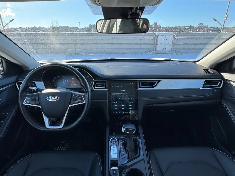 🏁в продаже jac j7 год выпуска: 2023 пробег на табло: 58 000 км птс: электронный, юр. чистый двигатель: 1.5 бензин трансмиссия: cvt vin: lj12fkt31p4024301 цена: 1 020 000 руб. 📞 + 7 (928) 113-61-61 адрес: г. ростов-на-дону, тц «сиверс», пр. сиверса, 23 – как нас найти способы оплаты: — наличные; — кредит (20 банков); — безнал без ндс; — обмен на ваш авто. больше подробностей об авто и способах оплаты узнавайте у менеджера @autozaorndbot _______________ смотрите все авто в наличии – https://autozao. ru/ 🗺️ присоединяйтесь к авто зао в других городах: — москва — краснодар — екатеринбург - фотография - 5