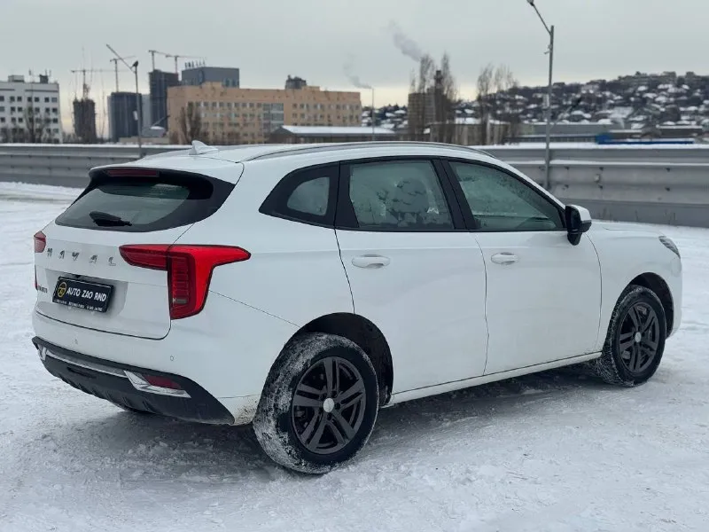 🏁в продаже haval jolion год выпуска: 2023 пробег на табло: 99 800 км птс: электронный, юр. чистый двигатель: 1.5 бензин трансмиссия: amt vin: xzgee04a0pa844796 цена: 1 290 000 руб. 📞 + 7 (928) 113-61-61 адрес: г. ростов-на-дону, тц «сиверс», пр. сиверса, 23 – как нас найти способы оплаты: — наличные; — кредит (20 банков); — безнал без ндс; — обмен на ваш авто. больше подробностей об авто и способах оплаты узнавайте у менеджера в @autozaorndbot __________________ смотрите все авто в наличии – https://autozao. ru/ 🗺️ присоединяйтесь к авто зао в других городах: — москва — краснодар — екатеринбург - фотография - 3