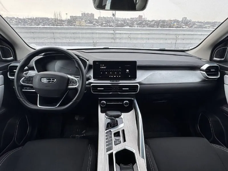 🏁в продаже geely coolray год выпуска: 2023 пробег на табло: 74 000 км птс: электронный, юр. чистый двигатель: 1.5 бензин трансмиссия: amt vin: y4k8622z2pb911571 цена: 1 330 000 руб. 📞 + 7 (928) 113-61-61 адрес: г. ростов-на-дону, тц «сиверс», пр. сиверса, 23 – как нас найти способы оплаты: — наличные; — кредит (20 банков); — безнал без ндс; — обмен на ваш авто. больше подробностей об авто и способах оплаты узнавайте у менеджера в @autozaorndbot __________________ смотрите все авто в наличии – https://autozao. ru/ 🗺️ присоединяйтесь к авто зао в других городах: — москва — краснодар — екатеринбург - фотография - 5