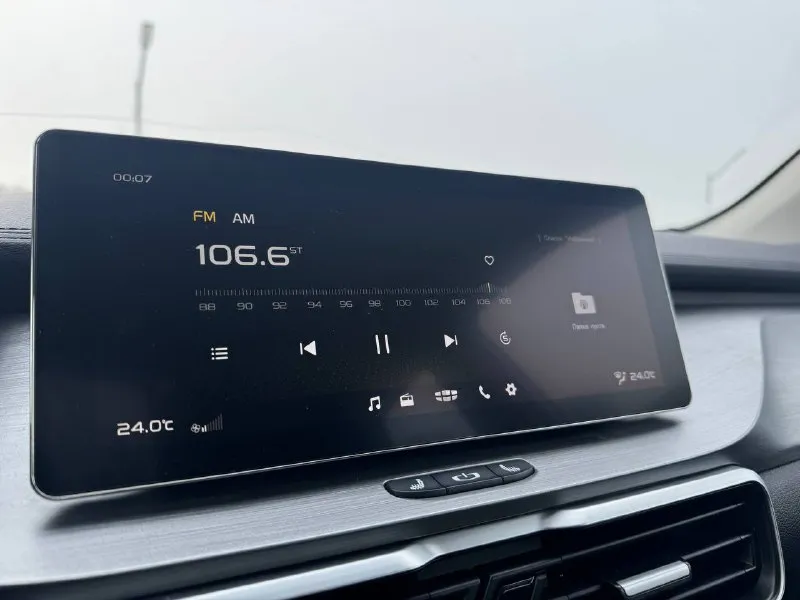 🏁в продаже geely coolray год выпуска: 2023 пробег на табло: 74 000 км птс: электронный, юр. чистый двигатель: 1.5 бензин трансмиссия: amt vin: y4k8622z2pb911571 цена: 1 330 000 руб. 📞 + 7 (928) 113-61-61 адрес: г. ростов-на-дону, тц «сиверс», пр. сиверса, 23 – как нас найти способы оплаты: — наличные; — кредит (20 банков); — безнал без ндс; — обмен на ваш авто. больше подробностей об авто и способах оплаты узнавайте у менеджера в @autozaorndbot __________________ смотрите все авто в наличии – https://autozao. ru/ 🗺️ присоединяйтесь к авто зао в других городах: — москва — краснодар — екатеринбург - фотография - 6