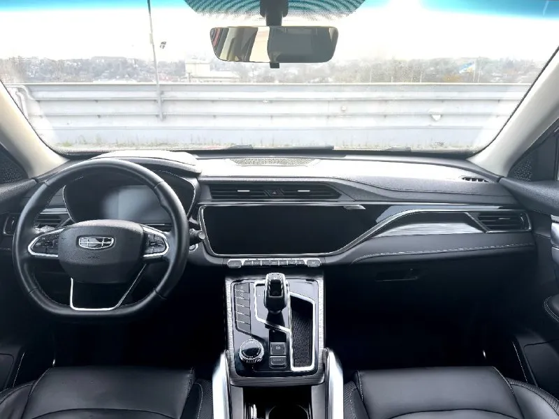 🏁в продаже geely atlas pro год выпуска: 2023 пробег на табло: 91 405 км птс : электронный, юр. чистый двигатель: 1.5 бензин трансмиссия: aт vin: y4k8722zxpb303505 цена: 1 370 000 новая цена: 1 340 000 руб. 📞 + 7 (928) 113-61-61 адрес: г. ростов-на-дону, тц «сиверс», пр. сиверса, 23 – как нас найти способы оплаты: — наличные; — кредит (20 банков); — безнал без ндс; — обмен на ваш авто. больше подробностей об авто и способах оплаты узнавайте у менеджера @rnd_auto_zao ______________ смотрите все авто в наличии – https://autozao. ru/ 🗺️ присоединяйтесь к авто зао в других городах: — москва — краснодар — екатеринбург - фотография - 5