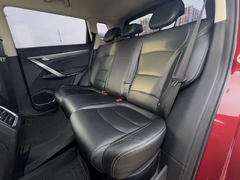 🏁в продаже geely atlas pro год выпуска: 2023 пробег на табло: 91 405 км птс : электронный, юр. чистый двигатель: 1.5 бензин трансмиссия: aт vin: y4k8722zxpb303505 цена: 1 370 000 новая цена: 1 340 000 руб. 📞 + 7 (928) 113-61-61 адрес: г. ростов-на-дону, тц «сиверс», пр. сиверса, 23 – как нас найти способы оплаты: — наличные; — кредит (20 банков); — безнал без ндс; — обмен на ваш авто. больше подробностей об авто и способах оплаты узнавайте у менеджера @rnd_auto_zao ______________ смотрите все авто в наличии – https://autozao. ru/ 🗺️ присоединяйтесь к авто зао в других городах: — москва — краснодар — екатеринбург - фотография - 6