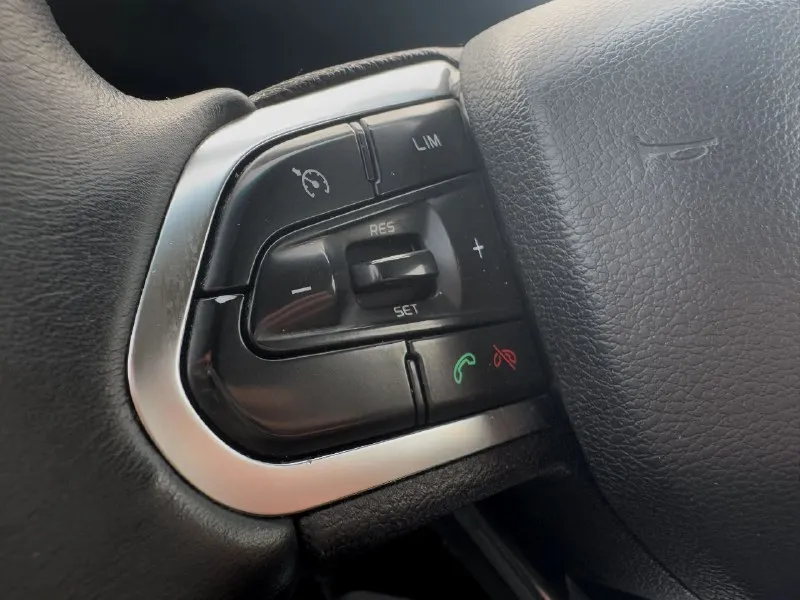 🏁в продаже geely atlas pro год выпуска: 2023 пробег на табло: 91 405 км птс : электронный, юр. чистый двигатель: 1.5 бензин трансмиссия: aт vin: y4k8722zxpb303505 цена: 1 370 000 новая цена: 1 340 000 руб. 📞 + 7 (928) 113-61-61 адрес: г. ростов-на-дону, тц «сиверс», пр. сиверса, 23 – как нас найти способы оплаты: — наличные; — кредит (20 банков); — безнал без ндс; — обмен на ваш авто. больше подробностей об авто и способах оплаты узнавайте у менеджера @rnd_auto_zao ______________ смотрите все авто в наличии – https://autozao. ru/ 🗺️ присоединяйтесь к авто зао в других городах: — москва — краснодар — екатеринбург - фотография - 7