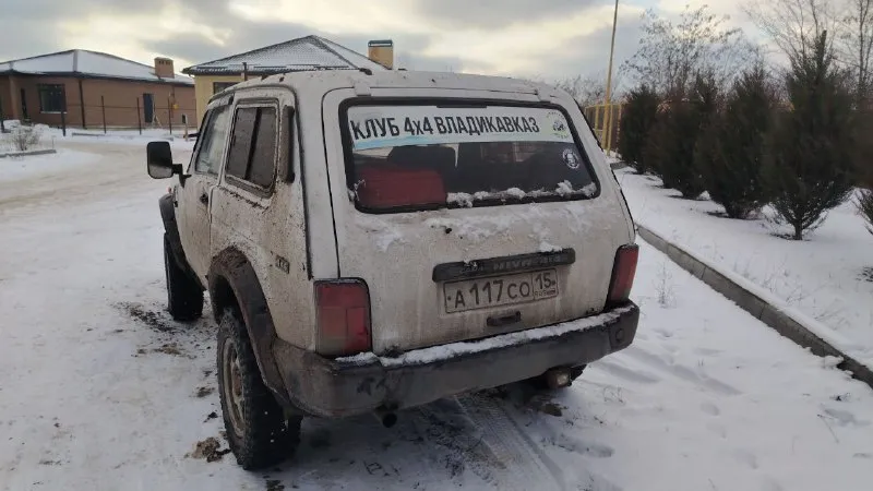 2001 год мотор инжектор полностью перебирали все новое ставили 1.7 объем кпп 5 ти ступка, машина на каркасе, промовиленая, днище и крыша в шумке, стоит музыка, саб и усилок сниму, поставлю другой саб, колонки оставлю технически машина в идеальном состоянии окрашена в рапторе, вписан газ можно смело установить, есть две запаски пробег на данный момент виден на фото цена 450к есть торг осмотр в ростове(левенцовка) @shoroh61 писать звонить в телеграмм - фотография - 6