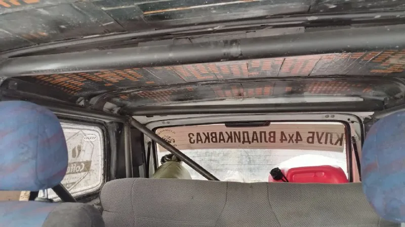 2001 год мотор инжектор полностью перебирали все новое ставили 1.7 объем кпп 5 ти ступка, машина на каркасе, промовиленая, днище и крыша в шумке, стоит музыка, саб и усилок сниму, поставлю другой саб, колонки оставлю технически машина в идеальном состоянии окрашена в рапторе, вписан газ можно смело установить, есть две запаски пробег на данный момент виден на фото цена 450к есть торг осмотр в ростове(левенцовка) @shoroh61 писать звонить в телеграмм - фотография - 8