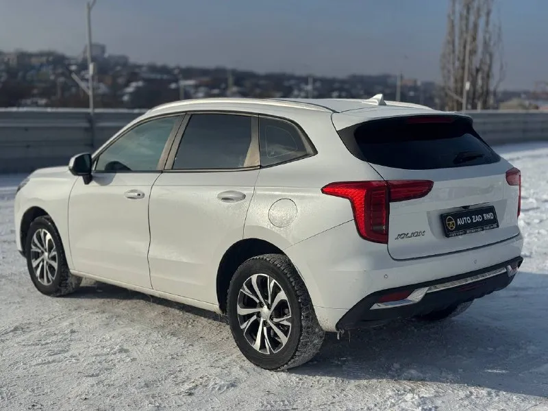 🏁в продаже haval jolion год выпуска: 2023 пробег на табло: 65 900 км птс : электронный, юр. чистый двигатель: 1.5 бензин трансмиссия: amt vin: xzgee04a4pa844784 цена: 1 300 0000 руб. 📞 + 7 (928) 113-61-61 адрес: г. ростов-на-дону, тц «сиверс», пр. сиверса, 23 – как нас найти способы оплаты: — наличные; — кредит (20 банков); — безнал без ндс; — обмен на ваш авто. больше подробностей об авто и способах оплаты узнавайте у менеджера @rnd_auto_zao ______________ смотрите все авто в наличии – https://autozao. ru/ 🗺️ присоединяйтесь к авто зао в других городах: — москва — краснодар — екатеринбург - фотография - 4