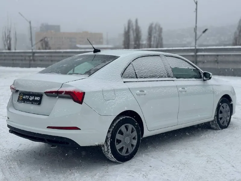 🏁в продаже skoda rapid год выпуска: 2021 пробег на табло: 118 000 км птс : электронный, юр. чистый двигатель: 1.6 бензин трансмиссия: at vin: xw8ac2nh8mk124358 цена: 990 0000 руб. 📞 + 7 (928) 113-61-61 адрес: г. ростов-на-дону, тц «сиверс», пр. сиверса, 23 – как нас найти способы оплаты: — наличные; — кредит (20 банков); — безнал без ндс; — обмен на ваш авто. больше подробностей об авто и способах оплаты узнавайте у менеджера @autozaorndbot ______________ смотрите все авто в наличии – https://autozao. ru/ 🗺️ присоединяйтесь к авто зао в других городах: — москва — краснодар — екатеринбург - фотография - 4