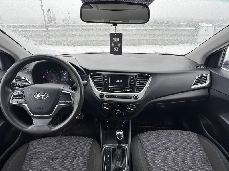 🏁в продаже hyundai solaris год выпуска: 2021 пробег на табло: 134 000 км птс : электронный, юр. чистый двигатель: 1.6 бензин трансмиссия: at vin: z94k241cbmr269609 цена: 940 000 руб. 📞 + 7 (928) 113-61-61 адрес: г. ростов-на-дону, тц «сиверс», пр. сиверса, 23 – как нас найти способы оплаты: — наличные; — кредит (20 банков); — безнал без ндс; — обмен на ваш авто. больше подробностей об авто и способах оплаты узнавайте у менеджера @autozaorndbot ______________ смотрите все авто в наличии – https://autozao. ru/ 🗺️ присоединяйтесь к авто зао в других городах: — москва — краснодар — екатеринбург - фотография - 5