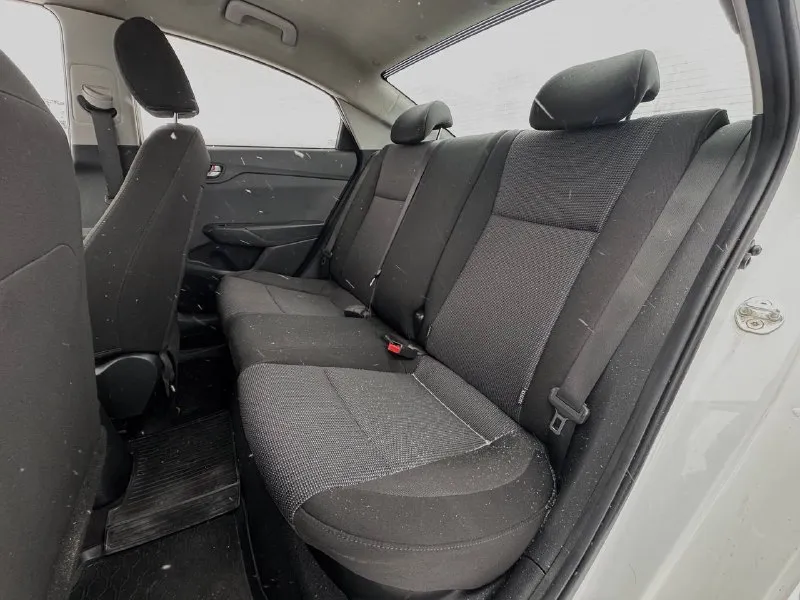 🏁в продаже hyundai solaris год выпуска: 2021 пробег на табло: 134 000 км птс : электронный, юр. чистый двигатель: 1.6 бензин трансмиссия: at vin: z94k241cbmr269609 цена: 940 000 руб. 📞 + 7 (928) 113-61-61 адрес: г. ростов-на-дону, тц «сиверс», пр. сиверса, 23 – как нас найти способы оплаты: — наличные; — кредит (20 банков); — безнал без ндс; — обмен на ваш авто. больше подробностей об авто и способах оплаты узнавайте у менеджера @autozaorndbot ______________ смотрите все авто в наличии – https://autozao. ru/ 🗺️ присоединяйтесь к авто зао в других городах: — москва — краснодар — екатеринбург - фотография - 9