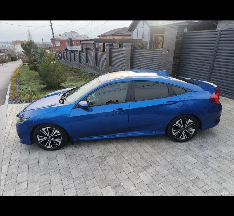 🚗марка модель: honda civic 🗓️год выпуска: 2018 💵цена: 1 835 000 🕹️кпп: вариатор 🛢️объём: 1.5 turbo 182 л. с. ⛽тип двигателя: бензин 🏃🏻‍♂️пробег: 100 000 км 🏙️город: ростов-на-дону телефон: 89376327222 велюровый салон; камеры заднего и бокового видов; двухзонный климат-контроль; люк; подогрев передних сидений; подогрев зеркал заднего (бокового) видов; бесключевой доступ; кожаный руль и селектор кпп; виртуальная приборная панель; мультируль; автозапуск; 2 ключа; большой монитор мультимедии. качественная шви салона и арок; антихром; качественный свет (были установлены лазерные 3-х чиповые светодиодные линзы, покрашен пластик внутри фары, а так же установлены светодиодные лампы в дальний свет и противотуманные фары); активирован carplay\android avto; новая зимняя резина; проведено то; силиконовые рамки rcs; 3d lux коврики; коврик в багажник; https://www. avito. ru/donetsk/avtomobili/honda_civic_1.5_cvt_2018_100_000_km_7865131190?utm_campaign=native&utm_medium=item_page_android&utm_source=soc_sharing_seller - фотография - 6
