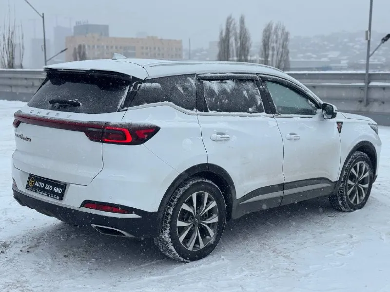 🏁в продаже chery tiggo 7 pro max год выпуска: 2023 пробег на табло: 78 000 км птс : электронный, юр. чистый двигатель: 1.5 бензин трансмиссия: cvt vin: lvvdb21b3pd745793 цена: 1 480 000 руб. 📞 + 7 (928) 113-61-61 адрес: г. ростов-на-дону, тц «сиверс», пр. сиверса, 23 – как нас найти способы оплаты: — наличные; — кредит (20 банков); — безнал без ндс; — обмен на ваш авто. больше подробностей об авто и способах оплаты узнавайте у менеджера @autozaorndbot ______________ смотрите все авто в наличии – https://autozao. ru/ 🗺️ присоединяйтесь к авто зао в других городах: — москва — краснодар — екатеринбург - фотография - 4