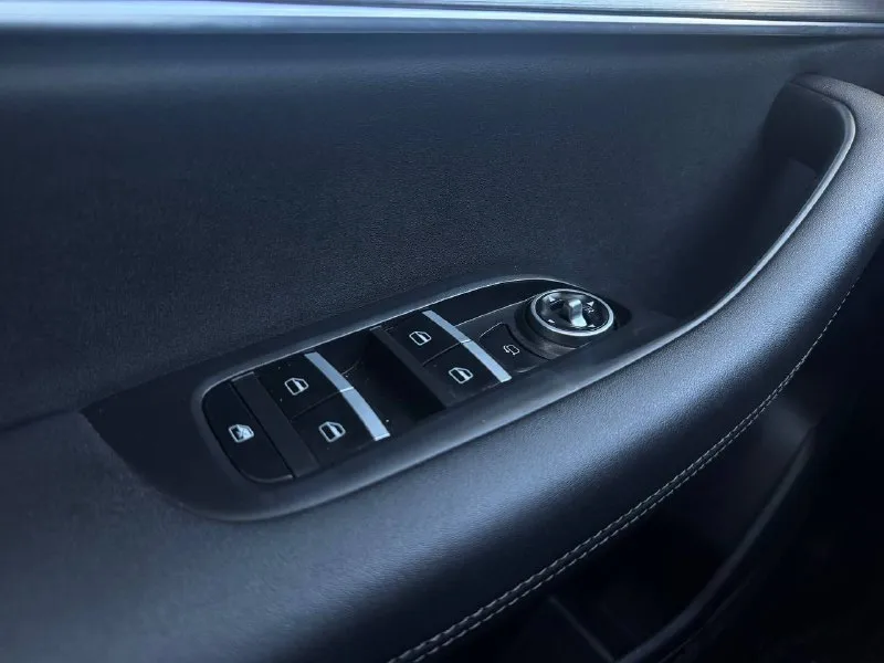 🏁в продаже chery tiggo 7 pro max год выпуска: 2023 пробег на табло: 78 000 км птс : электронный, юр. чистый двигатель: 1.5 бензин трансмиссия: cvt vin: lvvdb21b3pd745793 цена: 1 480 000 руб. 📞 + 7 (928) 113-61-61 адрес: г. ростов-на-дону, тц «сиверс», пр. сиверса, 23 – как нас найти способы оплаты: — наличные; — кредит (20 банков); — безнал без ндс; — обмен на ваш авто. больше подробностей об авто и способах оплаты узнавайте у менеджера @autozaorndbot ______________ смотрите все авто в наличии – https://autozao. ru/ 🗺️ присоединяйтесь к авто зао в других городах: — москва — краснодар — екатеринбург - фотография - 8