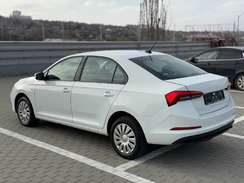 🏁в продаже skoda rapid год выпуска: 2021 пробег на табло: 121 000 км птс: электронный, юр. чистый двигатель: 1.6 бензин трансмиссия: at vin: xw8ac2nhxmk133546 цена: 940 000 новая цена: 930 000 руб. 📞 + 7 (928) 113-61-61 адрес: г. ростов-на-дону, тц «сиверс», пр. сиверса, 23 – как нас найти способы оплаты: — наличные; — кредит (20 банков); — безнал без ндс; — обмен на ваш авто. больше подробностей об авто и способах оплаты узнавайте у менеджера @autozaorndbot ________________ смотрите все авто в наличии – https://autozao. ru/ 🗺️ присоединяйтесь к авто зао в других городах: — москва — краснодар — екатеринбург - фотография - 3