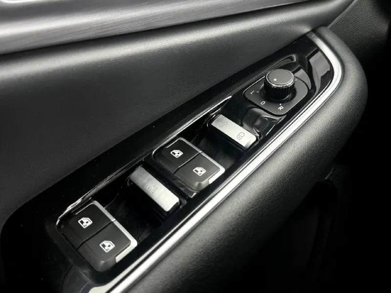 🏁в продаже baic u5 год выпуска: 2023 пробег на табло: 49 000км птс: электронный, юр. чистый двигатель: 1.5 бензин трансмиссия: cvt vin: xwdclsac2p0000624 цена: 1 100 000 руб. 📞 + 7 (928) 113-61-61 адрес: г. ростов-на-дону, тц «сиверс», пр. сиверса, 23 – как нас найти способы оплаты: — наличные; — кредит (20 банков); — безнал без ндс; — обмен на ваш авто. больше подробностей об авто и способах оплаты узнавайте у менеджера @autozaorndbot ______________ смотрите все авто в наличии – https://autozao. ru/ 🗺️ присоединяйтесь к авто зао в других городах: — москва — краснодар — екатеринбург - фотография - 10