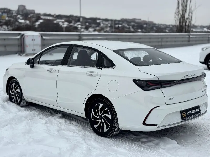 🏁в продаже baic u5 год выпуска: 2023 пробег на табло: 49 000км птс: электронный, юр. чистый двигатель: 1.5 бензин трансмиссия: cvt vin: xwdclsac2p0000624 цена: 1 100 000 руб. 📞 + 7 (928) 113-61-61 адрес: г. ростов-на-дону, тц «сиверс», пр. сиверса, 23 – как нас найти способы оплаты: — наличные; — кредит (20 банков); — безнал без ндс; — обмен на ваш авто. больше подробностей об авто и способах оплаты узнавайте у менеджера @autozaorndbot ______________ смотрите все авто в наличии – https://autozao. ru/ 🗺️ присоединяйтесь к авто зао в других городах: — москва — краснодар — екатеринбург - фотография - 3