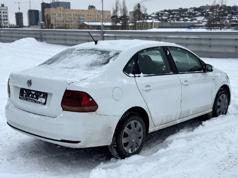 🏁в продаже volkswagen polo год выпуска: 2019 пробег на табло: 164 000км птс: оригинальный, юр. чистый двигатель: 1.6 бензин трансмиссия: аt vin: xw8zzz61zkg042962 цена: 740 000 руб. 📞 + 7 (928) 113-61-61 адрес: г. ростов-на-дону, тц «сиверс», пр. сиверса, 23 – как нас найти способы оплаты: — наличные; — кредит (20 банков); — безнал без ндс; — обмен на ваш авто. больше подробностей об авто и способах оплаты узнавайте у менеджера @autozaorndbot ___________ смотрите все авто в наличии – https://autozao. ru/ 🗺️ присоединяйтесь к авто зао в других городах: — москва — краснодар — екатеринбург - фотография - 4