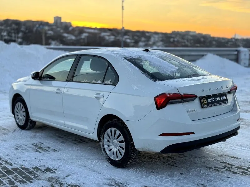 🏁в продаже skoda rapid год выпуска: 2021 пробег на табло: 132 000км птс: электронный, юр. чистый двигатель: 1.6 бензин трансмиссия: аt vin: xw8ac2nh8nk102099 цена: 990 000 руб. 📞 +7 (938) 130-35-61 адрес: г. ростов-на-дону, тц «сиверс», пр. сиверса, 23 – как нас найти способы оплаты: — наличные; — кредит (20 банков); — безнал без ндс; — обмен на ваш авто. больше подробностей об авто и способах оплаты узнавайте у менеджера @autozaorndbot _______________ смотрите все авто в наличии – https://autozao. ru/ 🗺️ присоединяйтесь к авто зао в других городах: — москва — краснодар — екатеринбург - фотография - 3