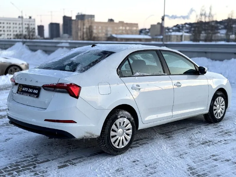 🏁в продаже skoda rapid год выпуска: 2021 пробег на табло: 132 000км птс: электронный, юр. чистый двигатель: 1.6 бензин трансмиссия: аt vin: xw8ac2nh8nk102099 цена: 990 000 руб. 📞 +7 (938) 130-35-61 адрес: г. ростов-на-дону, тц «сиверс», пр. сиверса, 23 – как нас найти способы оплаты: — наличные; — кредит (20 банков); — безнал без ндс; — обмен на ваш авто. больше подробностей об авто и способах оплаты узнавайте у менеджера @autozaorndbot _______________ смотрите все авто в наличии – https://autozao. ru/ 🗺️ присоединяйтесь к авто зао в других городах: — москва — краснодар — екатеринбург - фотография - 4