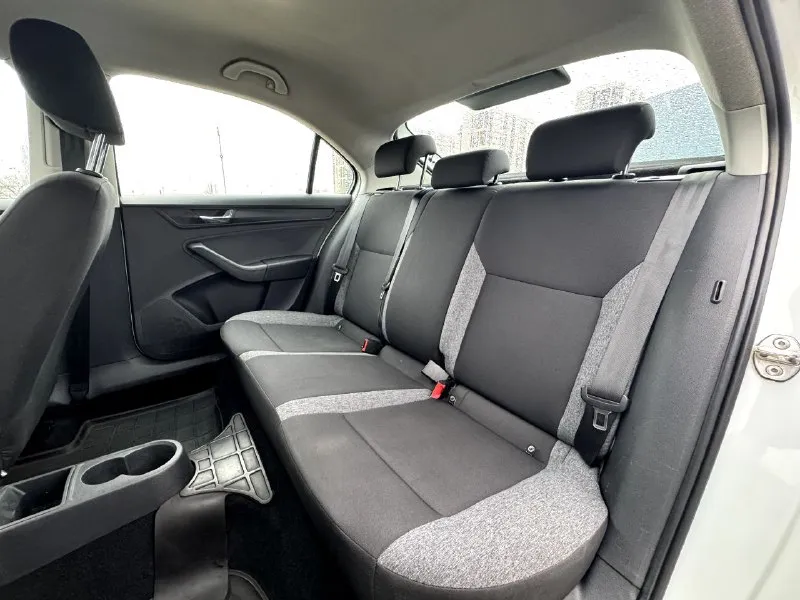 🏁в продаже skoda rapid год выпуска: 2021 пробег на табло: 127 000 км птс: электронный, юр. чистый двигатель: 1.6 бензин трансмиссия: аt vin: xw8ac2nh1mk133533 цена: 990 000 руб. 📞 +7 (938) 130-35-61 адрес: г. ростов-на-дону, тц «сиверс», пр. сиверса, 23 – как нас найти способы оплаты: — наличные; — кредит (20 банков); — безнал без ндс; — обмен на ваш авто. больше подробностей об авто и способах оплаты узнавайте у менеджера @autozaorndbot _______________ смотрите все авто в наличии – https://autozao. ru/ 🗺️ присоединяйтесь к авто зао в других городах: — москва — краснодар — екатеринбург - фотография - 6