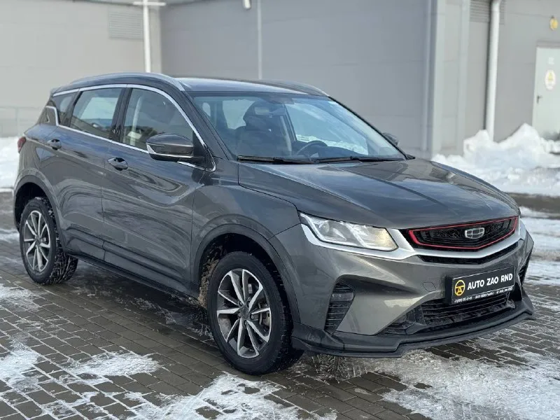 🏁в продаже geely coolray год выпуска: 2023 пробег на табло: 56 000 км птс: электронный, юр. чистый двигатель: 1.5 бензин трансмиссия: amt vin: y4k8622z0pb905090 цена: 1 350 000 руб. 📞 +7 (938) 130-35-61 адрес: г. ростов-на-дону, тц «сиверс», пр. сиверса, 23 – как нас найти способы оплаты: — наличные; — кредит (20 банков); — безнал без ндс; — обмен на ваш авто. больше подробностей об авто и способах оплаты узнавайте у менеджера @autozaorndbot ___________ смотрите все авто в наличии – https://autozao. ru/ 🗺️ присоединяйтесь к авто зао в других городах: — москва — краснодар — екатеринбург - фотография - 2