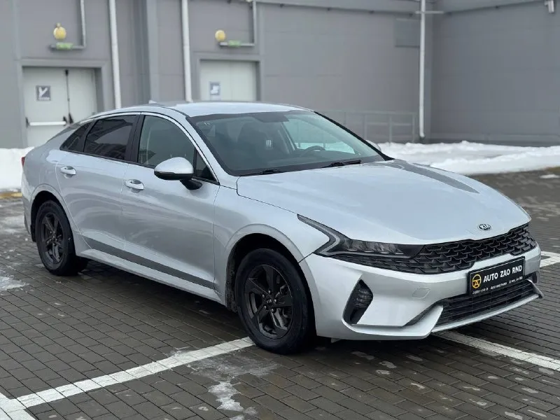 🏁в продаже kia k5 год выпуска: 2021 пробег на табло: 175 000 км птс: электронный, юр. чистый двигатель: 2.0 бензин трансмиссия: at vin: xweg2414bm0002485 цена: 1 690 000 руб. 📞 +7 (938) 130-35-61 адрес: г. ростов-на-дону, тц «сиверс», пр. сиверса, 23 – как нас найти способы оплаты: — наличные; — кредит (20 банков); — безнал без ндс; — обмен на ваш авто. больше подробностей об авто и способах оплаты узнавайте у менеджера @autozaorndbot ___________ смотрите все авто в наличии – https://autozao. ru/ 🗺️ присоединяйтесь к авто зао в других городах: — москва — краснодар — екатеринбург - фотография - 2
