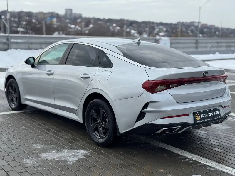 🏁в продаже kia k5 год выпуска: 2021 пробег на табло: 175 000 км птс: электронный, юр. чистый двигатель: 2.0 бензин трансмиссия: at vin: xweg2414bm0002485 цена: 1 690 000 руб. 📞 +7 (938) 130-35-61 адрес: г. ростов-на-дону, тц «сиверс», пр. сиверса, 23 – как нас найти способы оплаты: — наличные; — кредит (20 банков); — безнал без ндс; — обмен на ваш авто. больше подробностей об авто и способах оплаты узнавайте у менеджера @autozaorndbot ___________ смотрите все авто в наличии – https://autozao. ru/ 🗺️ присоединяйтесь к авто зао в других городах: — москва — краснодар — екатеринбург - фотография - 3