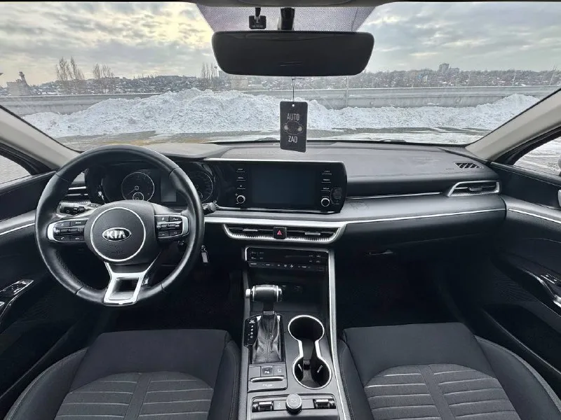 🏁в продаже kia k5 год выпуска: 2021 пробег на табло: 175 000 км птс: электронный, юр. чистый двигатель: 2.0 бензин трансмиссия: at vin: xweg2414bm0002485 цена: 1 690 000 руб. 📞 +7 (938) 130-35-61 адрес: г. ростов-на-дону, тц «сиверс», пр. сиверса, 23 – как нас найти способы оплаты: — наличные; — кредит (20 банков); — безнал без ндс; — обмен на ваш авто. больше подробностей об авто и способах оплаты узнавайте у менеджера @autozaorndbot ___________ смотрите все авто в наличии – https://autozao. ru/ 🗺️ присоединяйтесь к авто зао в других городах: — москва — краснодар — екатеринбург - фотография - 5