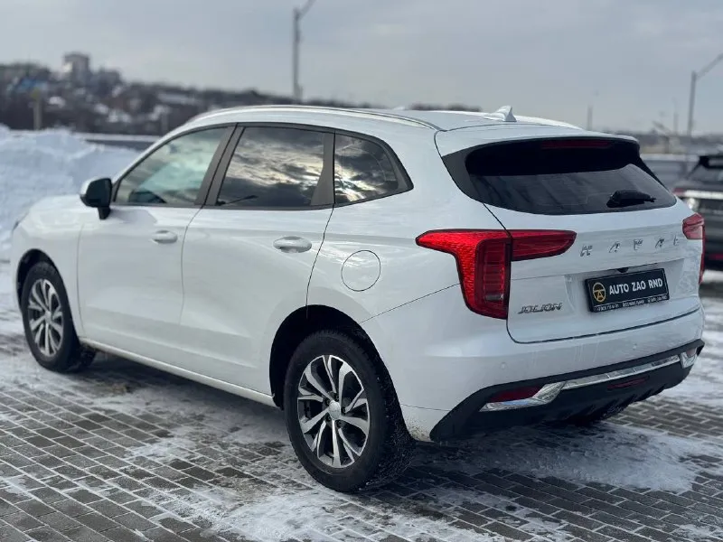 🏁в продаже haval jolion год выпуска: 2023 пробег на табло: 65 000 км птс: электронный, юр. чистый двигатель: 1.5 бензин трансмиссия: amt vin: xzgee04a7pa844777 цена: 1 290 000 руб. 📞 +7 (938) 130-35-61 адрес: г. ростов-на-дону, тц «сиверс», пр. сиверса, 23 – как нас найти способы оплаты: — наличные; — кредит (20 банков); — безнал без ндс; — обмен на ваш авто. больше подробностей об авто и способах оплаты узнавайте у менеджера @autozaorndbot ___________ смотрите все авто в наличии – https://autozao. ru/ 🗺️ присоединяйтесь к авто зао в других городах: — москва — краснодар — екатеринбург - фотография - 3