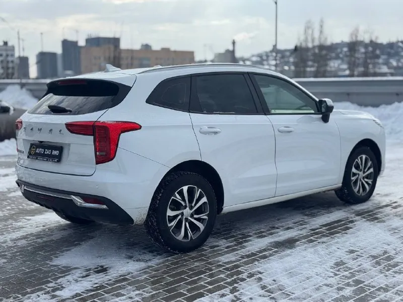 🏁в продаже haval jolion год выпуска: 2023 пробег на табло: 65 000 км птс: электронный, юр. чистый двигатель: 1.5 бензин трансмиссия: amt vin: xzgee04a7pa844777 цена: 1 290 000 руб. 📞 +7 (938) 130-35-61 адрес: г. ростов-на-дону, тц «сиверс», пр. сиверса, 23 – как нас найти способы оплаты: — наличные; — кредит (20 банков); — безнал без ндс; — обмен на ваш авто. больше подробностей об авто и способах оплаты узнавайте у менеджера @autozaorndbot ___________ смотрите все авто в наличии – https://autozao. ru/ 🗺️ присоединяйтесь к авто зао в других городах: — москва — краснодар — екатеринбург - фотография - 4