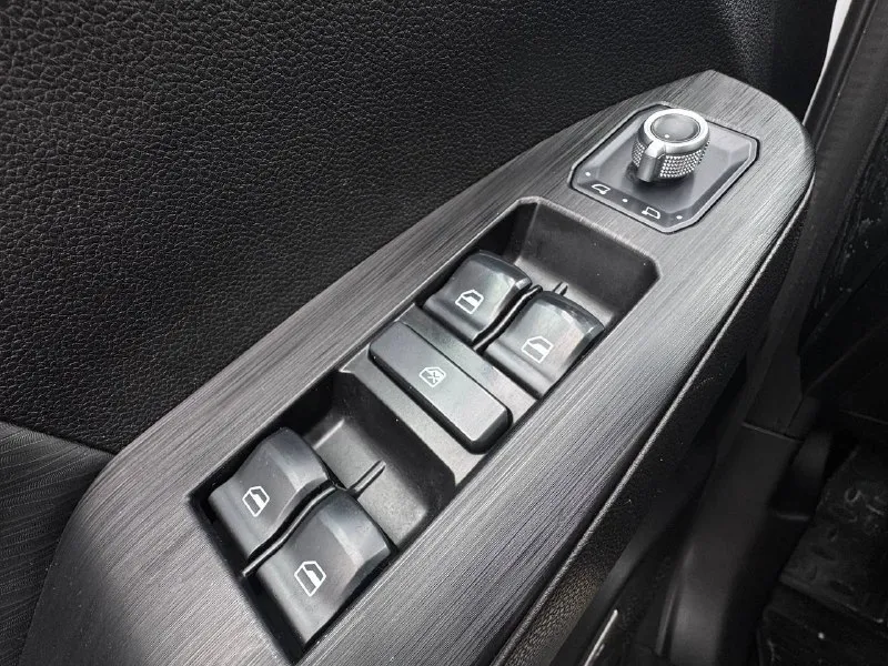 🏁в продаже haval jolion год выпуска: 2023 пробег на табло: 65 000 км птс: электронный, юр. чистый двигатель: 1.5 бензин трансмиссия: amt vin: xzgee04a7pa844777 цена: 1 290 000 руб. 📞 +7 (938) 130-35-61 адрес: г. ростов-на-дону, тц «сиверс», пр. сиверса, 23 – как нас найти способы оплаты: — наличные; — кредит (20 банков); — безнал без ндс; — обмен на ваш авто. больше подробностей об авто и способах оплаты узнавайте у менеджера @autozaorndbot ___________ смотрите все авто в наличии – https://autozao. ru/ 🗺️ присоединяйтесь к авто зао в других городах: — москва — краснодар — екатеринбург - фотография - 9