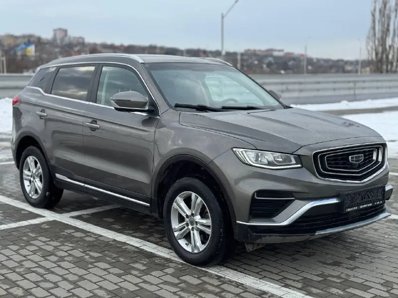 🏁в продаже geely atlas pro год выпуска: 2022 пробег на табло: 77 000 км птс: электронный, юр. чистый двигатель: 1.5 бензин трансмиссия: at vin: y4k8722z6nb306057 цена: 1 450 000 руб. 📞 +7 (938) 130-35-61 адрес: г. ростов-на-дону, тц «сиверс», пр. сиверса, 23 – как нас найти способы оплаты: — наличные; — кредит (20 банков); — безнал без ндс; — обмен на ваш авто. больше подробностей об авто и способах оплаты узнавайте у менеджера в @autozaorndbot ___________ смотрите все авто в наличии – https://autozao. ru/ 🗺️ присоединяйтесь к авто зао в других городах: — москва — краснодар — екатеринбург - фотография - 2