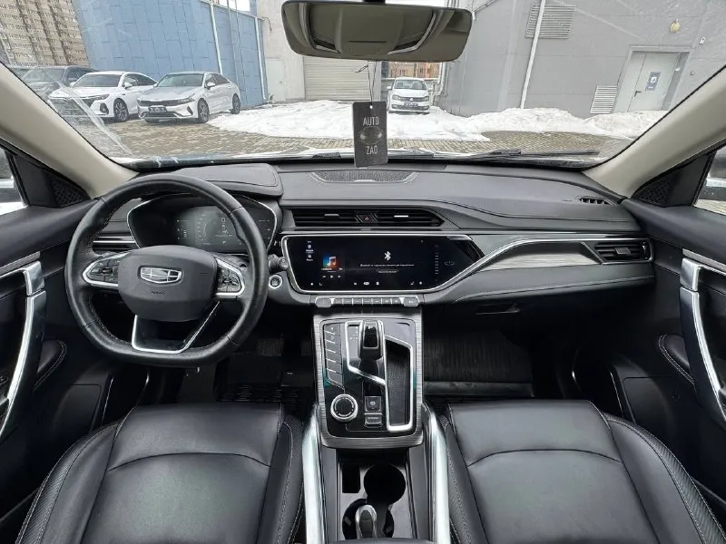 🏁в продаже geely atlas pro год выпуска: 2022 пробег на табло: 77 000 км птс: электронный, юр. чистый двигатель: 1.5 бензин трансмиссия: at vin: y4k8722z6nb306057 цена: 1 450 000 руб. 📞 +7 (938) 130-35-61 адрес: г. ростов-на-дону, тц «сиверс», пр. сиверса, 23 – как нас найти способы оплаты: — наличные; — кредит (20 банков); — безнал без ндс; — обмен на ваш авто. больше подробностей об авто и способах оплаты узнавайте у менеджера в @autozaorndbot ___________ смотрите все авто в наличии – https://autozao. ru/ 🗺️ присоединяйтесь к авто зао в других городах: — москва — краснодар — екатеринбург - фотография - 5