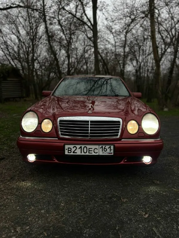 W210 e-klass 1996 год собственник птс оригинал объем двигателя 2.3 ат цена 750 торг все 4 двeри с яп... - фотография