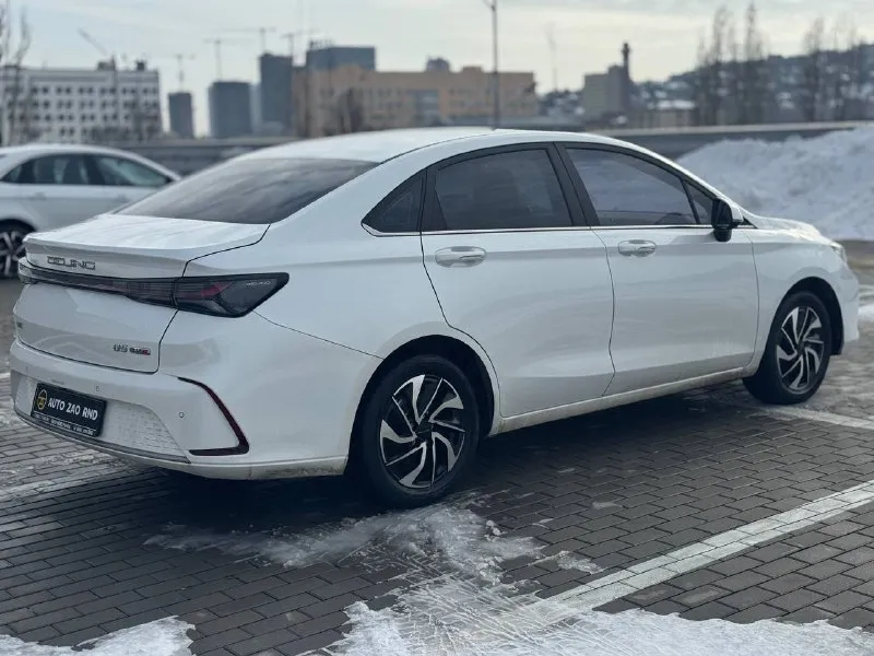 🏁в продаже baic u5 plus год выпуска: 2023 пробег на табло: 34 000 км птс: электронный, юр. чистый двигатель: 1.5 бензин трансмиссия: cvt vin: xwdclsac9p0001575 цена: 1 100 000 руб. 📞 +7 (938) 130-35-61 адрес: г. ростов-на-дону, тц «сиверс», пр. сиверса, 23 – как нас найти способы оплаты: — наличные; — кредит (20 банков); — безнал без ндс; — обмен на ваш авто. больше подробностей об авто и способах оплаты узнавайте у менеджера в @autozaorndbot ___________ смотрите все авто в наличии – https://autozao. ru/ 🗺️ присоединяйтесь к авто зао в других городах: — москва — краснодар — екатеринбург - фотография - 4