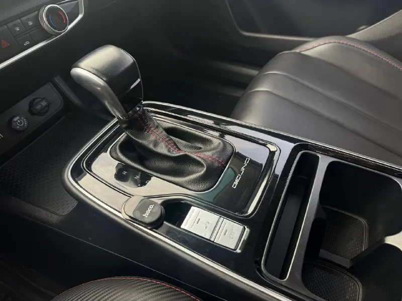 🏁в продаже baic u5 plus год выпуска: 2023 пробег на табло: 34 000 км птс: электронный, юр. чистый двигатель: 1.5 бензин трансмиссия: cvt vin: xwdclsac9p0001575 цена: 1 100 000 руб. 📞 +7 (938) 130-35-61 адрес: г. ростов-на-дону, тц «сиверс», пр. сиверса, 23 – как нас найти способы оплаты: — наличные; — кредит (20 банков); — безнал без ндс; — обмен на ваш авто. больше подробностей об авто и способах оплаты узнавайте у менеджера в @autozaorndbot ___________ смотрите все авто в наличии – https://autozao. ru/ 🗺️ присоединяйтесь к авто зао в других городах: — москва — краснодар — екатеринбург - фотография - 8