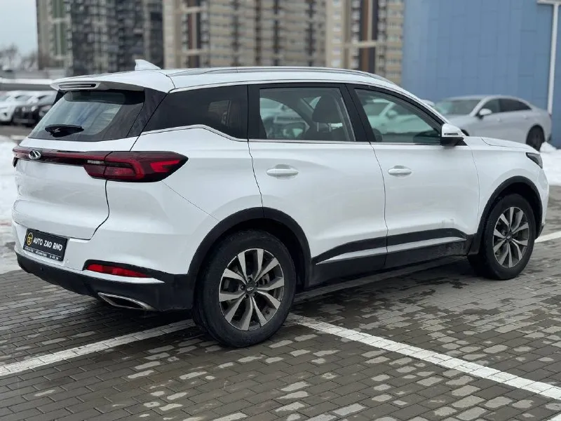 🏁в продаже chery tiggo 7 pro год выпуска: 2022 пробег на табло: 66 000 км птс: электронный, юр. чистый двигатель: 1.5 бензин трансмиссия: cvt vin: lvvdb21b0nd748065 цена: 1 300 000 руб. 📞 +7 (938) 130-35-61 адрес: г. ростов-на-дону, тц «сиверс», пр. сиверса, 23 – как нас найти способы оплаты: — наличные; — кредит (20 банков); — безнал без ндс; — обмен на ваш авто. больше подробностей об авто и способах оплаты узнавайте у менеджера в @autozaorndbot ___________ смотрите все авто в наличии – https://autozao. ru/ 🗺️ присоединяйтесь к авто зао в других городах: — москва — краснодар — екатеринбург - фотография - 3