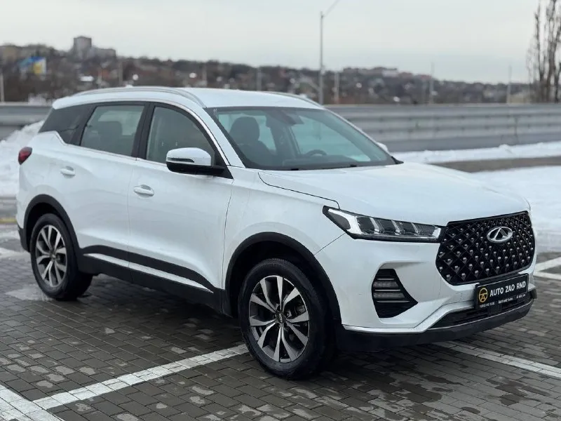 🏁в продаже chery tiggo 7 pro год выпуска: 2023 пробег на табло: 65 000 км птс: электронный, юр. чистый двигатель: 1.5 бензин трансмиссия: cvt vin: lvvdb21b5pd734553 цена: 1 350 000 руб. 📞 +7 (938) 130-35-61 адрес: г. ростов-на-дону, тц «сиверс», пр. сиверса, 23 – как нас найти способы оплаты: — наличные; — кредит (20 банков); — безнал без ндс; — обмен на ваш авто. больше подробностей об авто и способах оплаты узнавайте у менеджера в @autozaorndbot ___________ смотрите все авто в наличии – https://autozao. ru/ 🗺️ присоединяйтесь к авто зао в других городах: — москва — краснодар — екатеринбург - фотография - 2