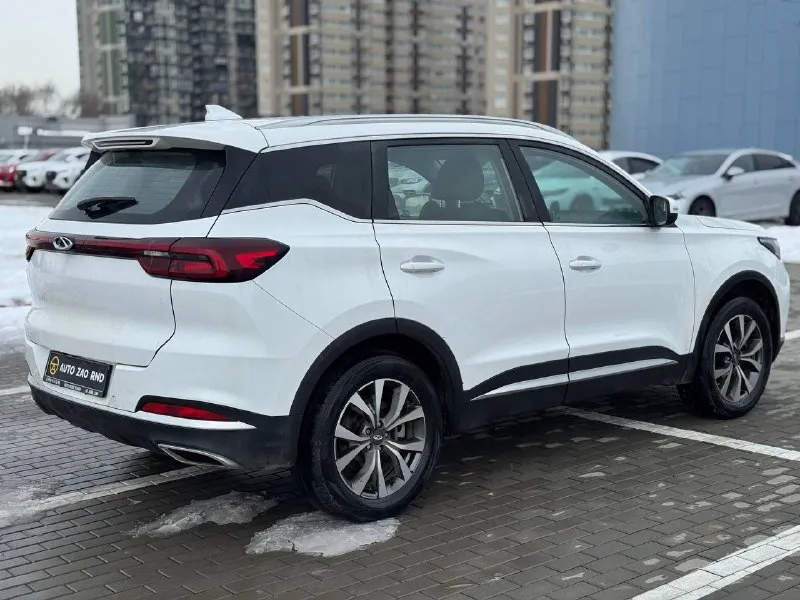 🏁в продаже chery tiggo 7 pro год выпуска: 2023 пробег на табло: 65 000 км птс: электронный, юр. чистый двигатель: 1.5 бензин трансмиссия: cvt vin: lvvdb21b5pd734553 цена: 1 350 000 руб. 📞 +7 (938) 130-35-61 адрес: г. ростов-на-дону, тц «сиверс», пр. сиверса, 23 – как нас найти способы оплаты: — наличные; — кредит (20 банков); — безнал без ндс; — обмен на ваш авто. больше подробностей об авто и способах оплаты узнавайте у менеджера в @autozaorndbot ___________ смотрите все авто в наличии – https://autozao. ru/ 🗺️ присоединяйтесь к авто зао в других городах: — москва — краснодар — екатеринбург - фотография - 3