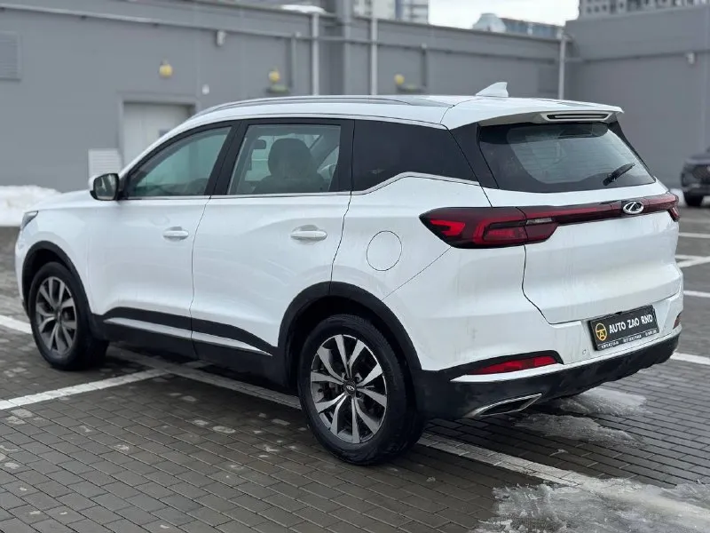 🏁в продаже chery tiggo 7 pro год выпуска: 2023 пробег на табло: 65 000 км птс: электронный, юр. чистый двигатель: 1.5 бензин трансмиссия: cvt vin: lvvdb21b5pd734553 цена: 1 350 000 руб. 📞 +7 (938) 130-35-61 адрес: г. ростов-на-дону, тц «сиверс», пр. сиверса, 23 – как нас найти способы оплаты: — наличные; — кредит (20 банков); — безнал без ндс; — обмен на ваш авто. больше подробностей об авто и способах оплаты узнавайте у менеджера в @autozaorndbot ___________ смотрите все авто в наличии – https://autozao. ru/ 🗺️ присоединяйтесь к авто зао в других городах: — москва — краснодар — екатеринбург - фотография - 4