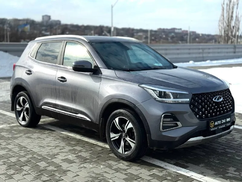 🏁в продаже chery tiggo 4 pro год выпуска: 2023 пробег на табло: 59 000 км птс: электронный, юр. чистый двигатель: 1.5 бензин трансмиссия: cvt vin: lvvdb21b4pd967615 цена: 1 130 000 руб. 📞 +7 (938) 130-35-61 адрес: г. ростов-на-дону, тц «сиверс», пр. сиверса, 23 – как нас найти способы оплаты: — наличные; — кредит (20 банков); — безнал без ндс; — обмен на ваш авто. больше подробностей об авто и способах оплаты узнавайте у менеджера в @autozaorndbot ___________ смотрите все авто в наличии – https://autozao. ru/ 🗺️ присоединяйтесь к авто зао в других городах: — москва — краснодар — екатеринбург - фотография - 2