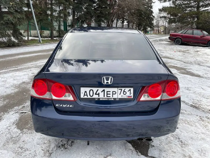 Honda civic 2008 г. в 4d. в отличном состоянии. в максимальной комплектации. птс оригинал, 4 владельца, два ключа. у машины зеленый отчет истории, без дтп, с родным пробегом. двигатель 1.8 на 140 л. с работает ровно, весь сухой, тянет отлично. коробка классический автомат, передачи листает не заметно. ходовая приятная без посторонних звуков. кузов в отличном состоянии, весь ровный и красивый. салон чистый и аккуратный. в машине есть все для комфортного передвижения, а именно: климат контроль подогрев сидений камера заднего вида магнитола с блютус мультируль подрулевые лепестки и т. д. стоят красивые, заводские литые диски на хорошей зимней резине. машина обслужена и вложений не требует. все документы в порядке. цена: 695к автотека 👇 автотека хонда цивик ростов-на-дону связь: 89064257555 - фотография - 6